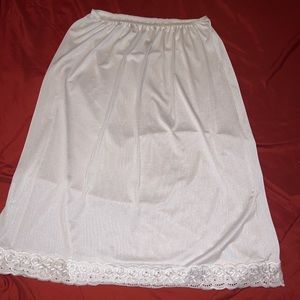 Vintage mid length white slip skirt US size 12-14